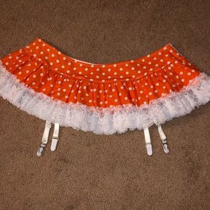 100% Babe ruffled garter skirt